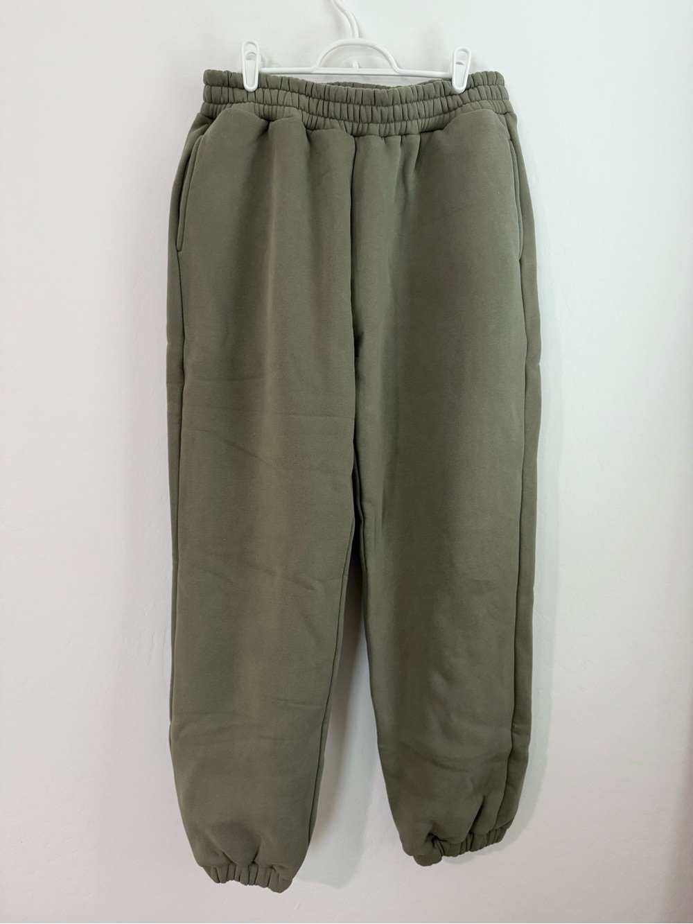 NWOT! COMFRT Travel Essentials - Large- Moss Green Fleece Jogger Sweatpants
